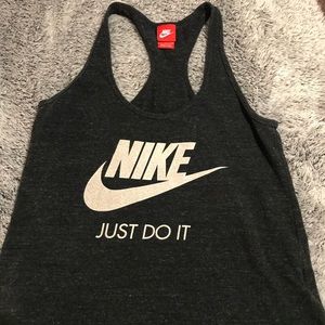 Nike top